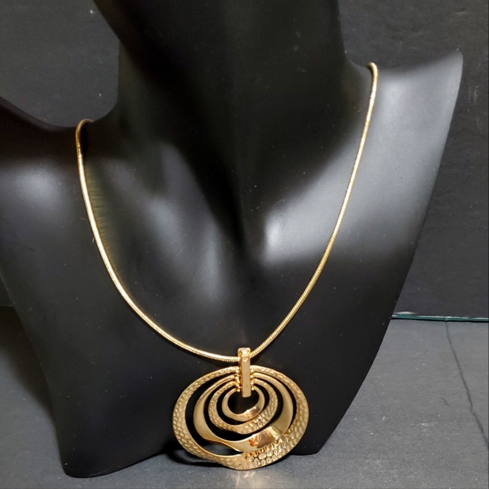 Circle costume necklace